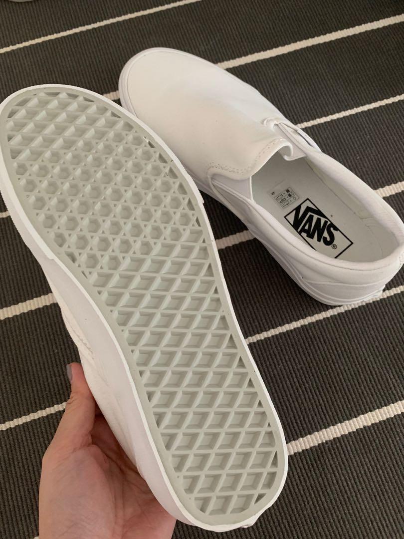 White slip on cheap vans size 6