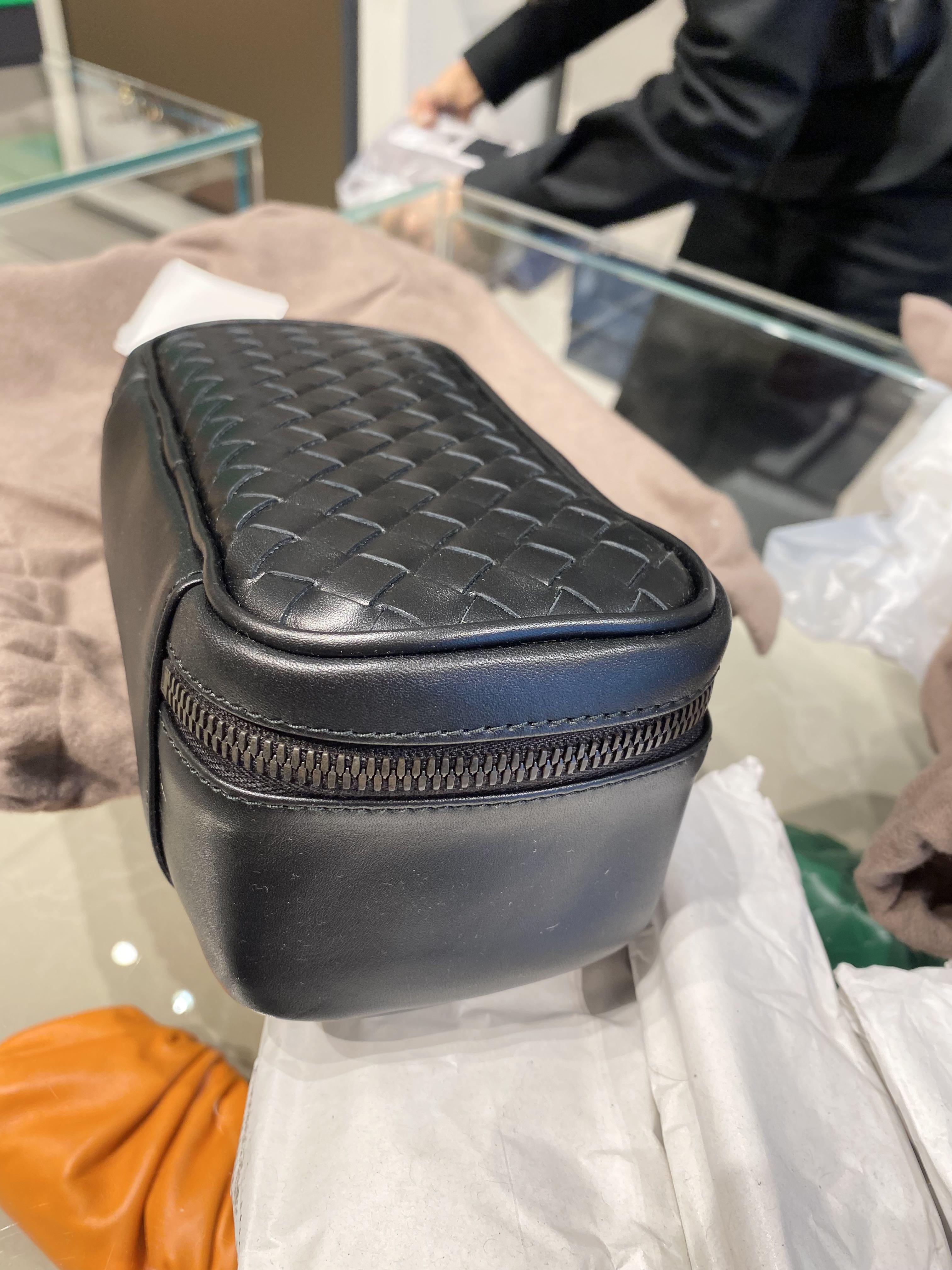 BOTTEGA VENETA BV Black Leather Watch Case Cosmetics Pouch Bag 100 AUTHENTIC BRAND NEW 312619