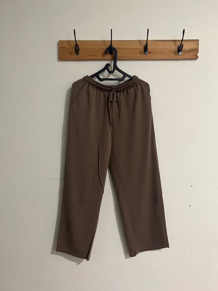Brown jogger pants, Fesyen Wanita 