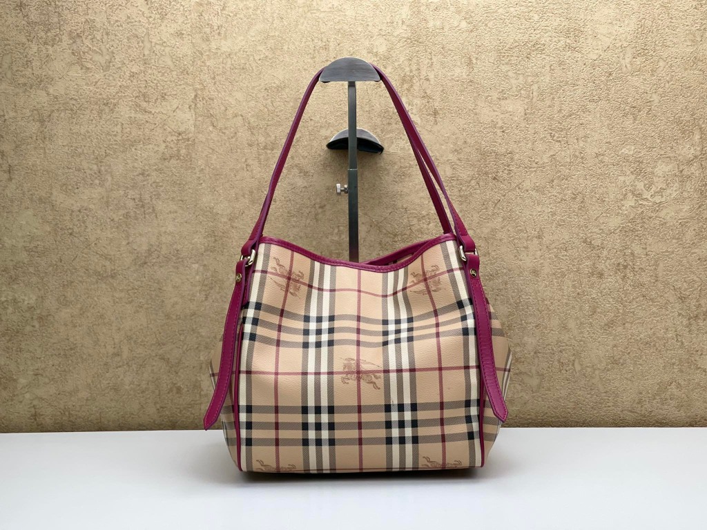 BURBERRY 3799354 HAYMARKET CHECK SMALL TOTE BAG, Luxury, Bags & Wallets on  Carousell