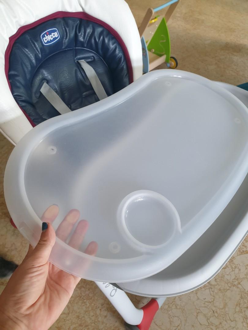 Chicco High Chair with wheels, double tray and reclining seat, Babies