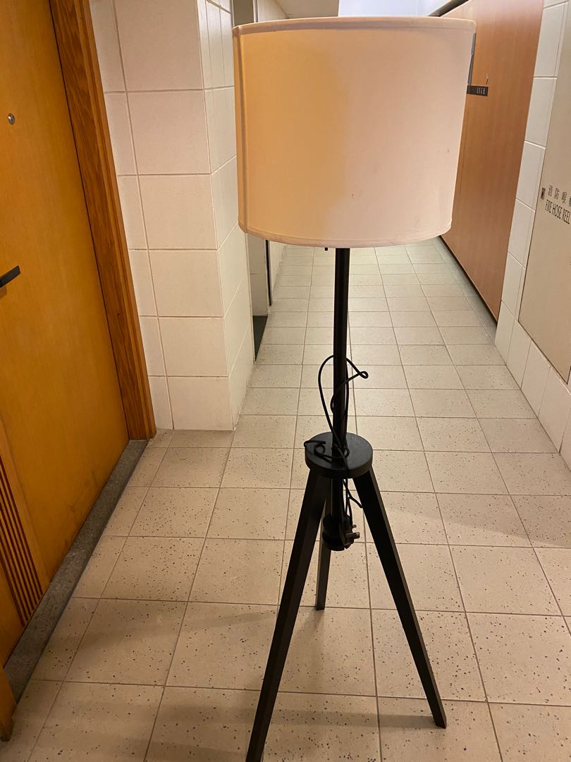 Ikea tripod lamp, 傢俬＆家居, 傢俬, 其他家居傢俬 - Carousell