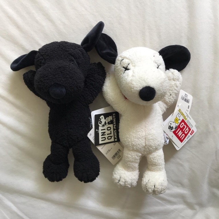 KAWS x Uniqlo x Peanuts Snoopy Plush Small White Black