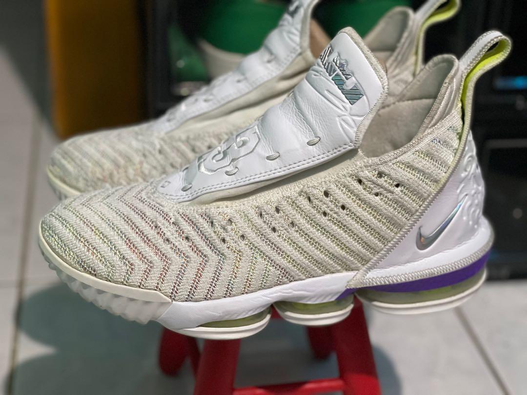 Lebron 15 top buzz lightyear