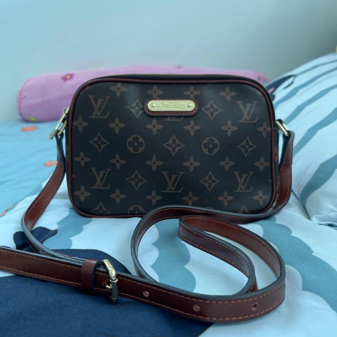 LV phone bag, Women's Fashion, Bags & Wallets, Cross-body Bags on Carousell