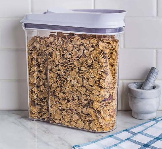 Oxo Good Grips Cereal dispenser (Category: Pitchers & Dispensers) located in Davao. Submitted by medic.medic (Listing ID 1151169073, Image 2). Description: Oxo Good Grips Pop Cereal Dispenser Set Set Includes: Two 4.5 Qt/4.2L Dispensers (these are actually huge. Enough for a big box cereal) Shipping via LBC - expense of the buyer. .