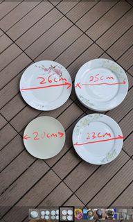Porcelain plates