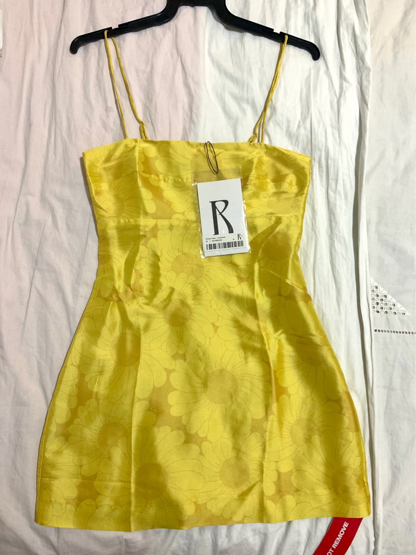 Realisation par new arrivals christy sunflower