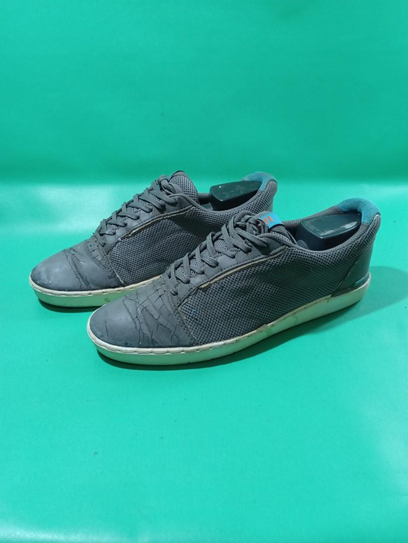 Sepatu vans hot sale lxvi