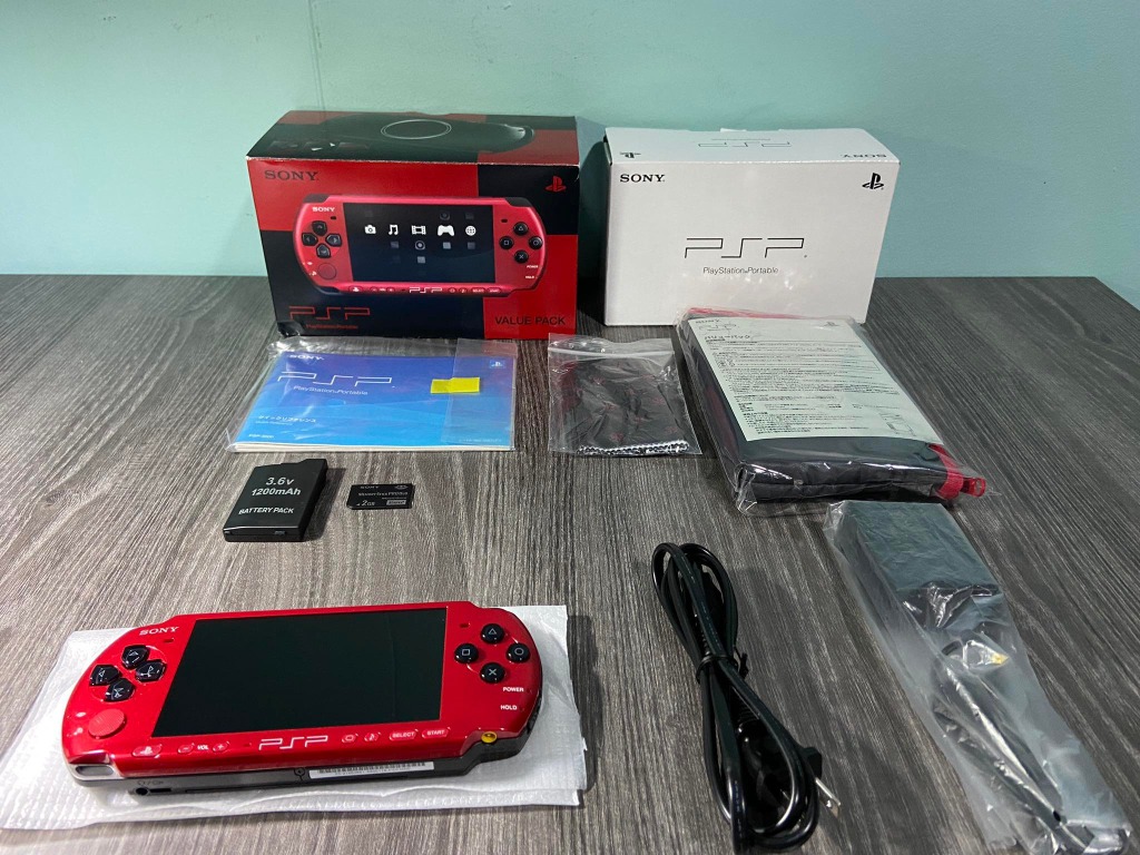 Sony PSP3000 Red Black Value Pack like new, Video Gaming, Video Game