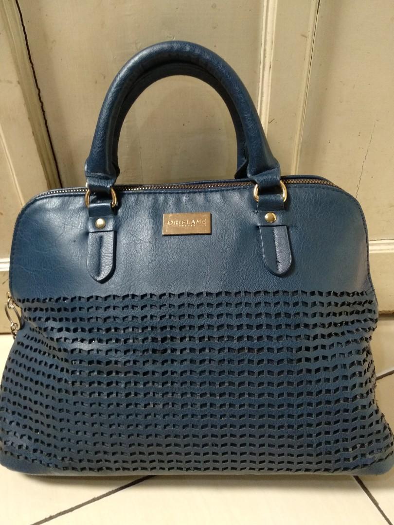 Royal navy outlet sling bag oriflame