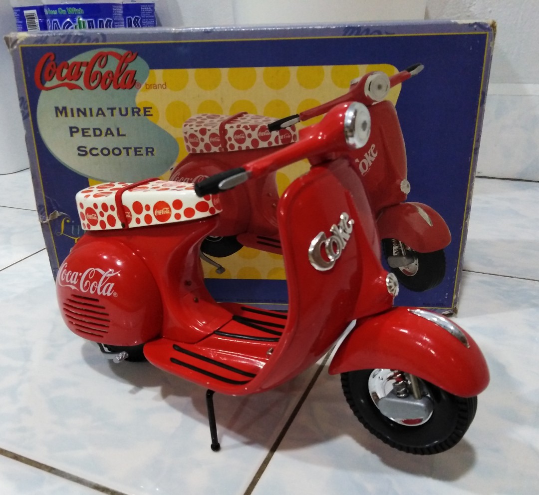 vespa_diecast_16_coca_cola_164