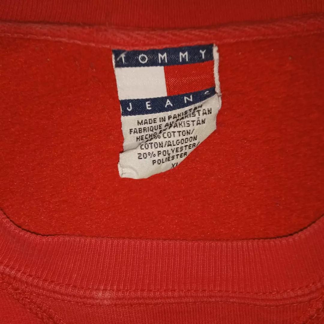 vintage tommy hilfiger oversized sweater (Category: Coats, Jackets and Outerwear) located in Mabalacat. Submitted by catwoni3 (Listing ID 1151186731, Image 3). Description: 💌 fits l 💌 mop: gcash only 💌 mod: j&t or gogo xpress only.