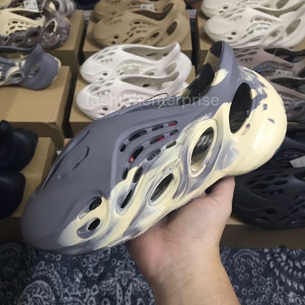 Yeezy Foam Runner MXT Moon Grey, Men's Fashion, Footwear, Flipflops and  Slides on Carousell