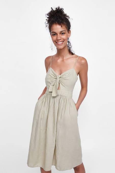 Zara Linen Dress (Category: Dresses) located in Caba. Submitted by hashbereese (Listing ID 1151109943, Image 1). Description: Xs-small true to size (best fit size 24) No when worn .