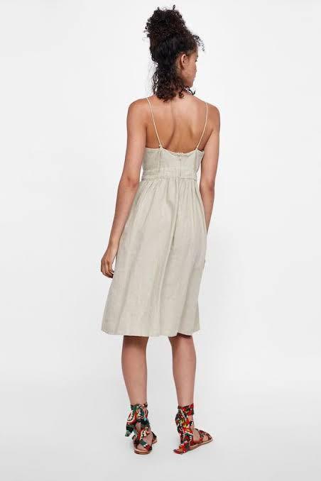 Zara Linen Dress (Category: Dresses) located in Caba. Submitted by hashbereese (Listing ID 1151109943, Image 3). Description: Xs-small true to size (best fit size 24) No when worn .