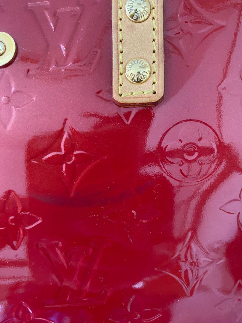 Authentic LV (Category: Luxury Bags & Wallets) located in Muntinlupa City. Submitted by obsession2shop (Listing ID 1151198697, Image 3). Description: Authentic LV w/ dustbag 8/10 P21,000.