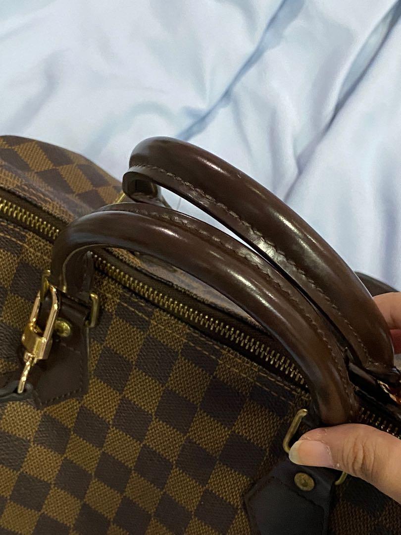 AUTHENTIC LV Speedy 30 in Damier Ebene with Generic Strap (Category: Luxury Bags & Wallets) located in Quezon City. Submitted by closetofcoco (Listing ID 1151234600, Image 2). Description: GUARANTEED AUTHENTIC PM FOR INQUIRIES NO LOW BALLING.