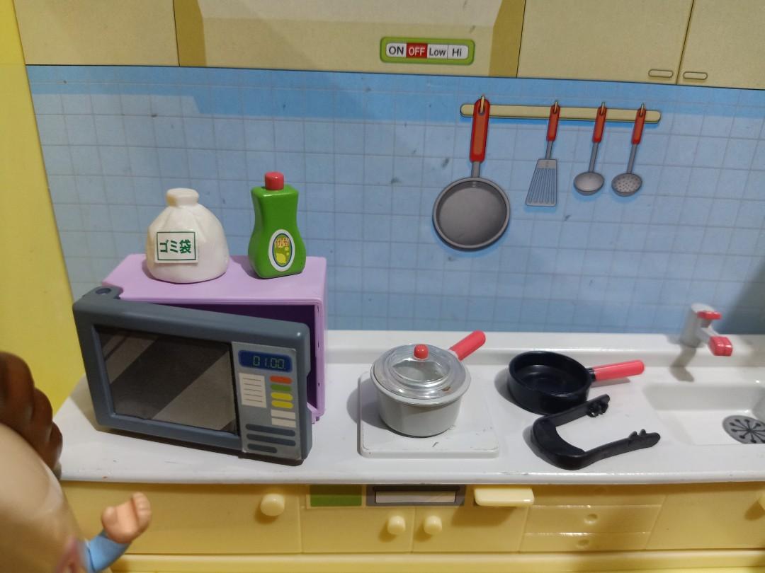 Süßes Puppenhaus-Familien-Set Mit Schwangerer Mama & Baby Im Bauch