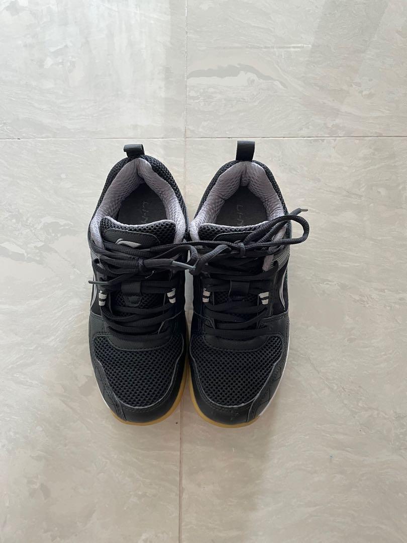 Badminton court shoes Men s Fashion Footwear Sneakers on Carousell