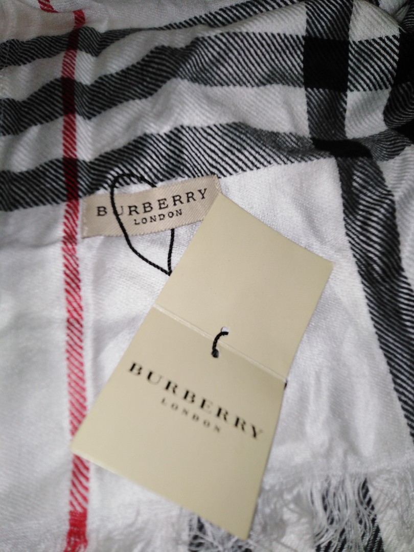 burberry cwf label