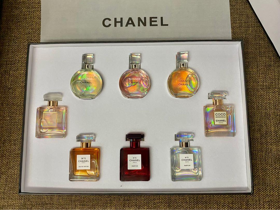 Rare 1980s Chanel Mini Perfume Set Bois des Iles Cuir de Russie Gardenia  No 22 No 5 chanelminiperfumeset  Chanel perfume Perfume set Fracas  perfume