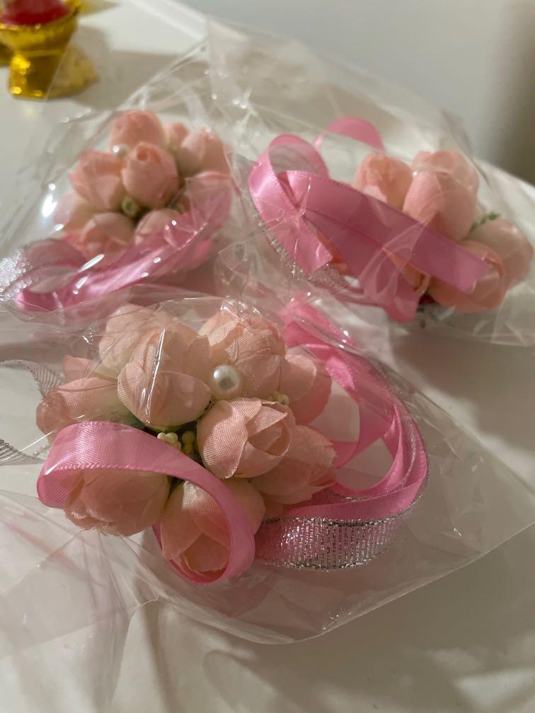 Corsages fake flowers (with pin), Hobbies & Toys, Stationery & Craft
