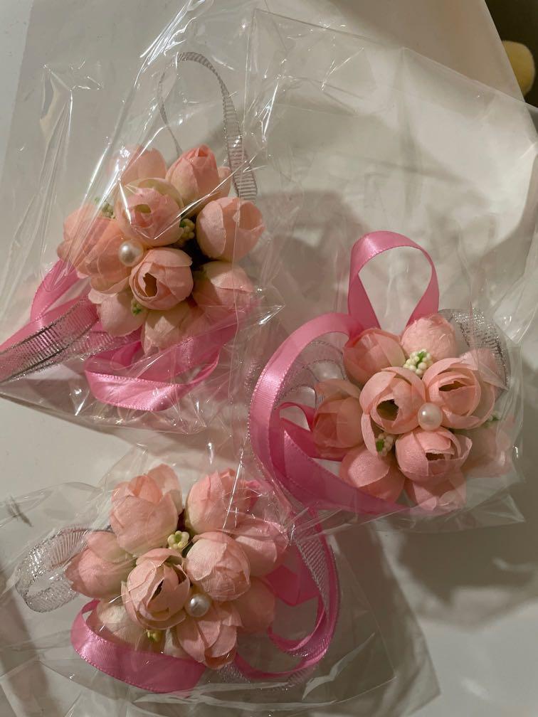 Corsages fake flowers (with pin), Hobbies & Toys, Stationery & Craft