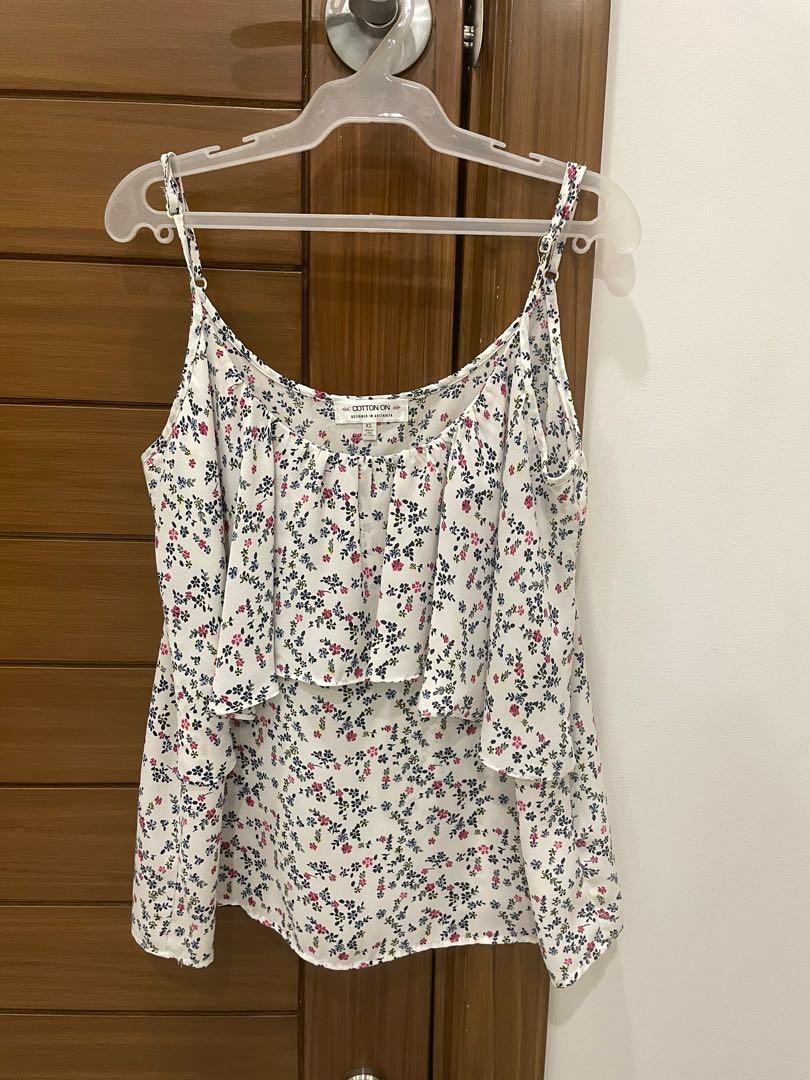 Cotton On Spaghetti Strap Floral Top with Adjustable Straps (Category: Sleeveless) located in Quezon City. Submitted by giniguevs (Listing ID 1151326341, Image 1). Description: Cotton On Floral Top Payment methods: GCash, Unionbank Delivery: shouldered by buyer I can book same-day delivery (Grab/ Lalamove) for the buyer once item is paid..