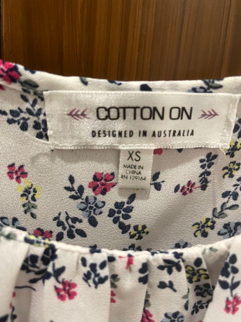 Cotton On Spaghetti Strap Floral Top with Adjustable Straps (Category: Sleeveless) located in Quezon City. Submitted by giniguevs (Listing ID 1151326341, Image 2). Description: Cotton On Floral Top Payment methods: GCash, Unionbank Delivery: shouldered by buyer I can book same-day delivery (Grab/ Lalamove) for the buyer once item is paid..