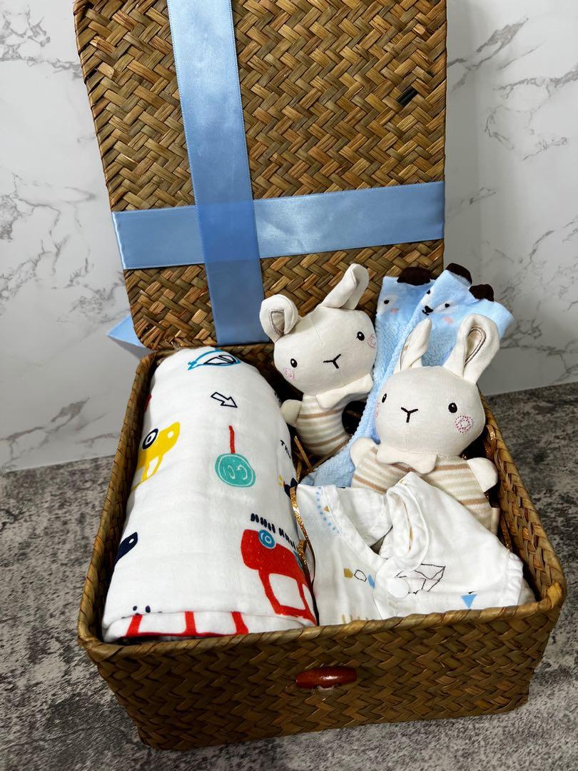 Customise baby hamper / best baby hamper/ full month gift, Babies