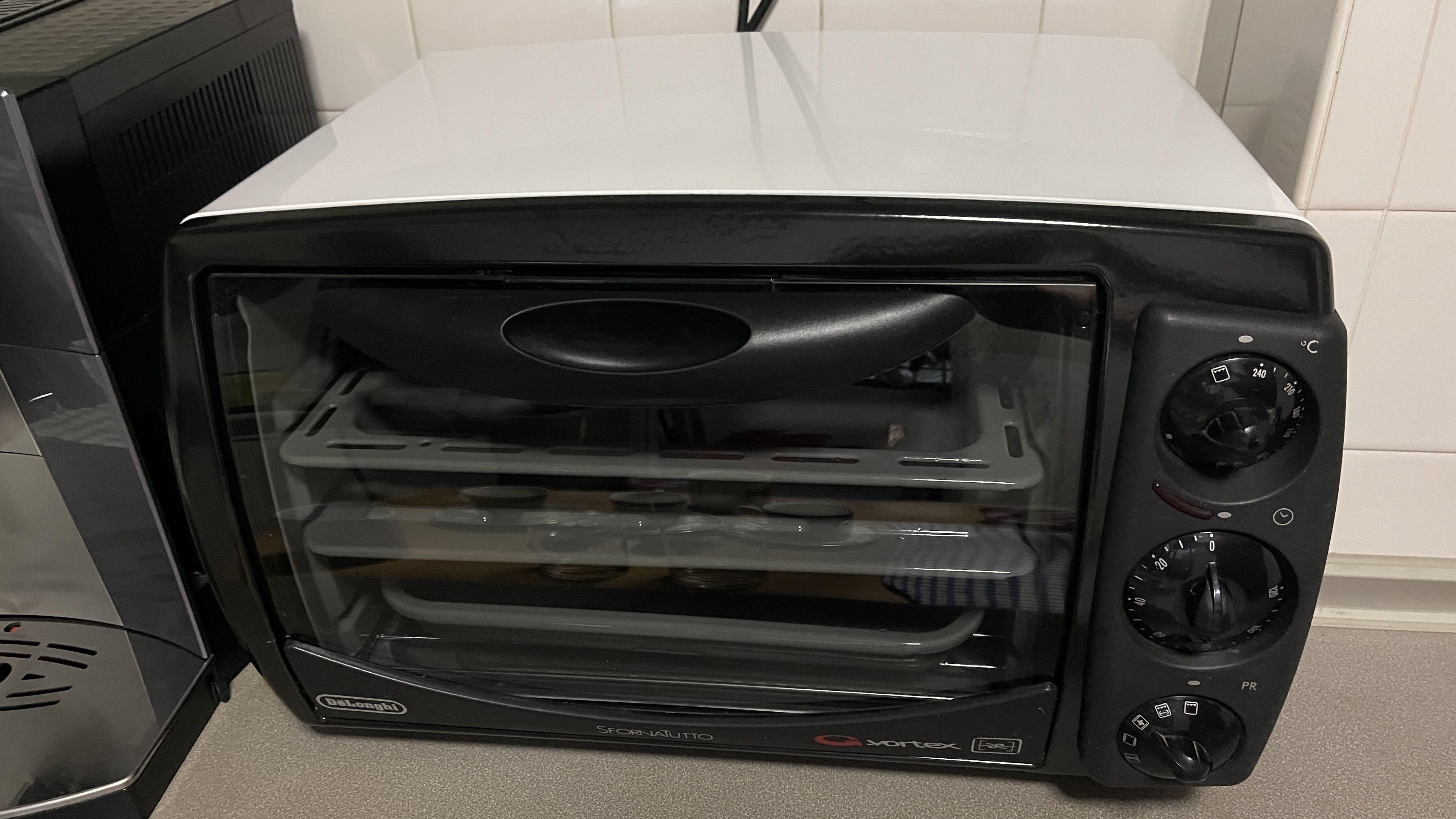 De'Longhi's Sfornatutto Oven, TV & Home Appliances, Kitchen Appliances