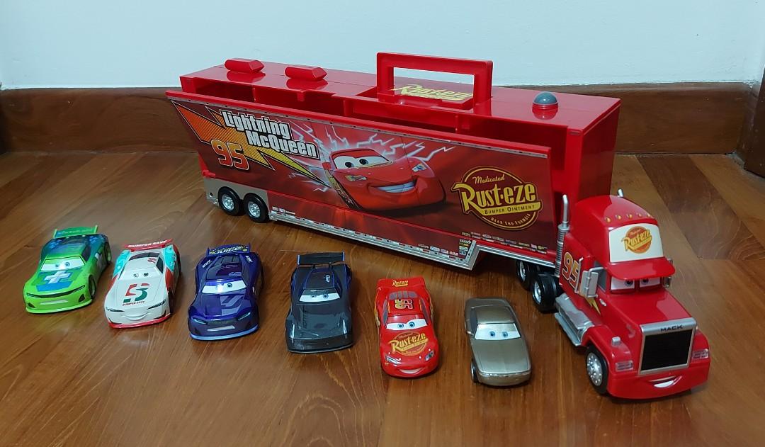 Mack friction motor hauler truck sales plus six pullback cars set