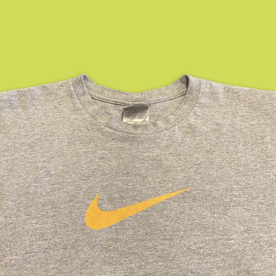 Early 2000 Nike Center Swoosh Tee, Men's Fashion, Tops & Sets on Carousell