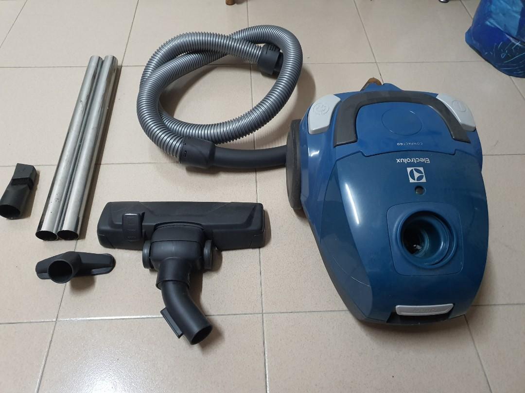 Electrolux Vacuum Cleaner Model Z1220, TV & Home Appliances, Kitchen