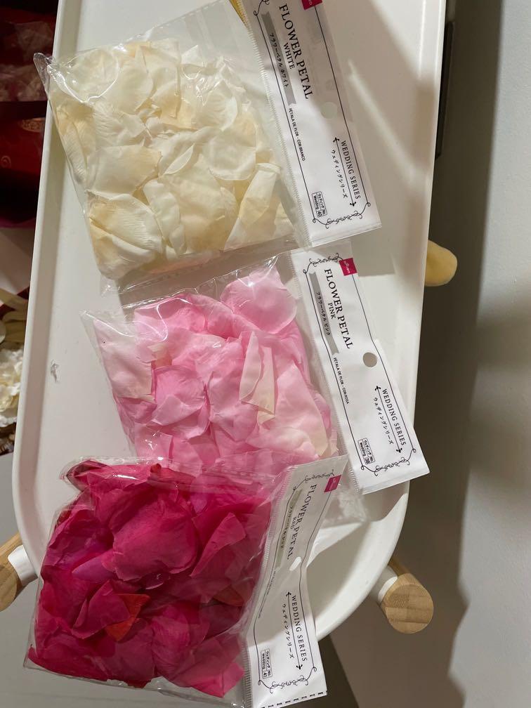 Fake flower petals, Furniture & Home Living, Home Decor, Artificial