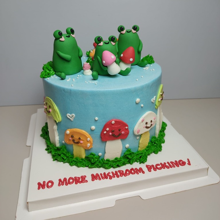 Fun Frogs Cartoon Cream Art 3d Customised Birthday Cake, Food & Drinks ...