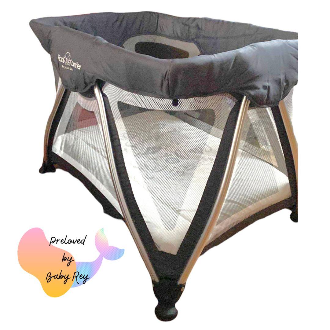 Giant carrier on sale crib geoffrey size