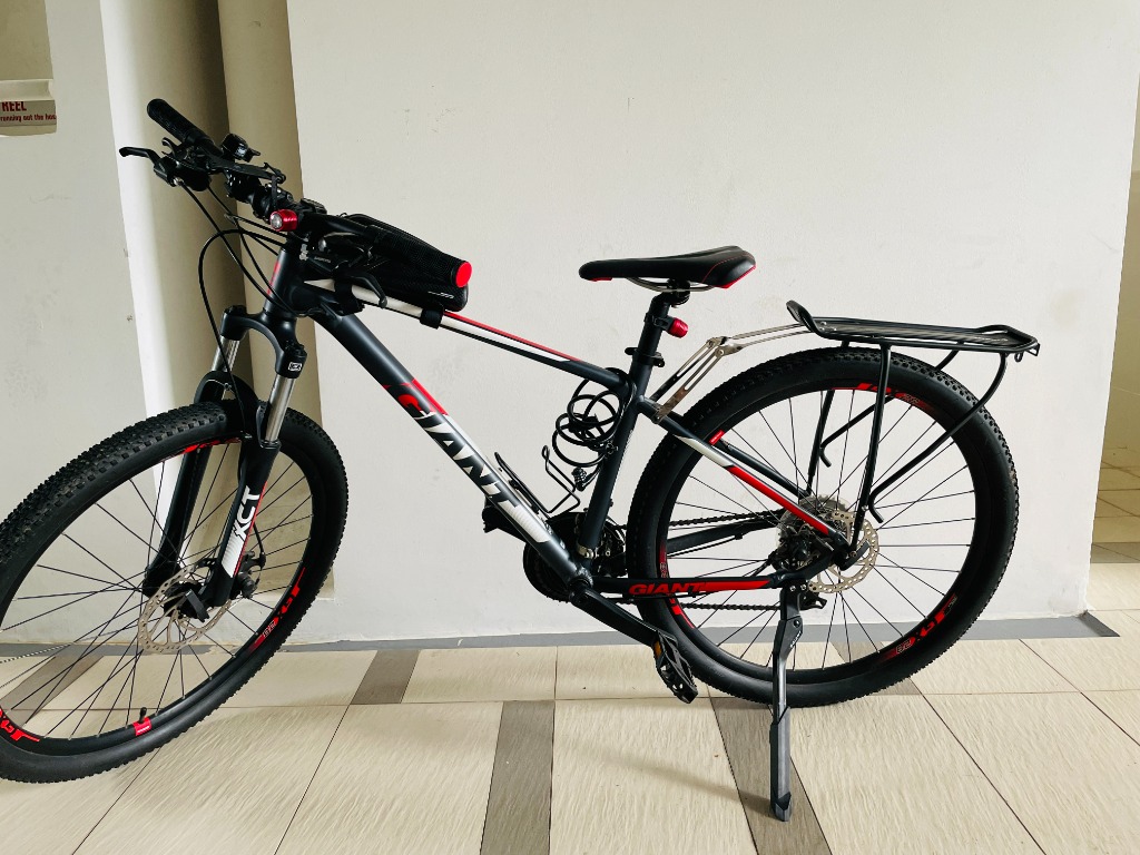 Giant Mountain Bike 28