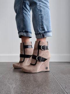 House of Harlow 1960 | Arissa Wedge Booties
