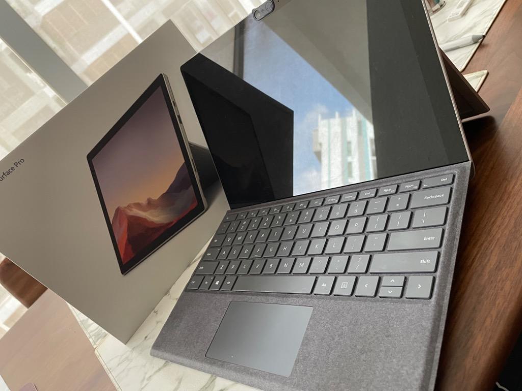 Microsoft Surface Pro 7 (Category: Laptops & Notebooks) located in Singapore. Submitted by francisy87 (Listing ID 1151215213, Image 2). Description: Surface Pro 7 - Platinum, Intel Core i5, 8GB, 128GB. I will give a Surface Pro Signature Type Cover and a Surface Pen - Platinum. Windows 11 operating system. I paid S$1500 for all the items but hardly use it as i already have a company issues computer. To be fair to the buyer, I am willing to reduce
