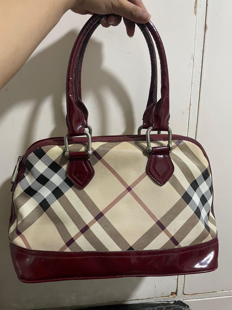 Original Burberry Vintage (Category: Luxury Bags & Wallets) located in Valenzuela. Submitted by declutterstuffs0099 (Listing ID 1151230721, Image 2). Description: Original Vintage Ykk zippers Burberry zippers Bb lining Bb stamp Signs of use see the pics According to seller this one is bb vintage Self authentication is a must.