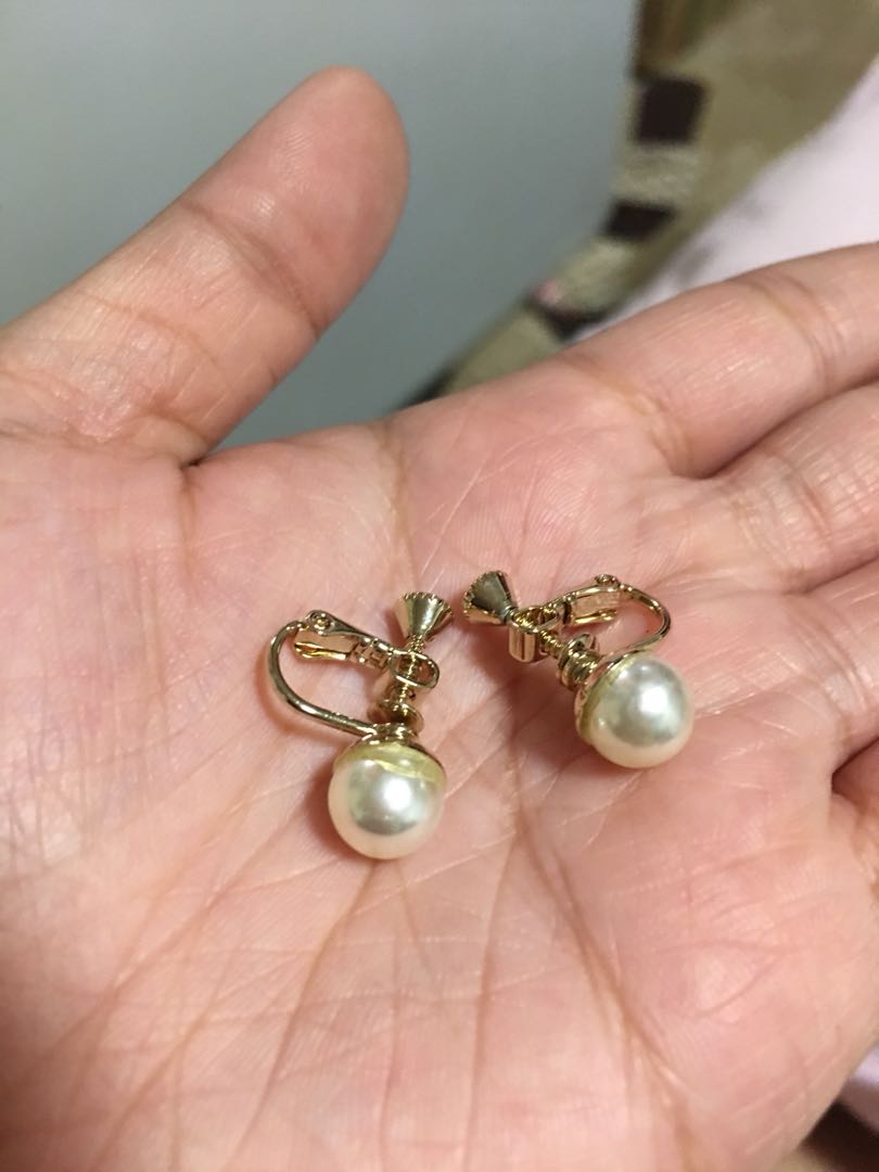 Pearl clip ons, Women's Fashion, Jewelry & Organizers, Earrings on