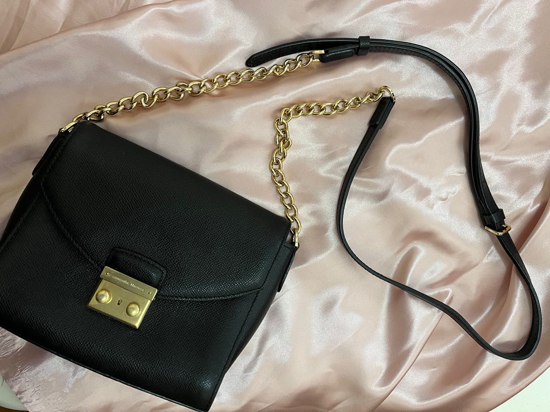 Samantha thavasa sling 2025 bag