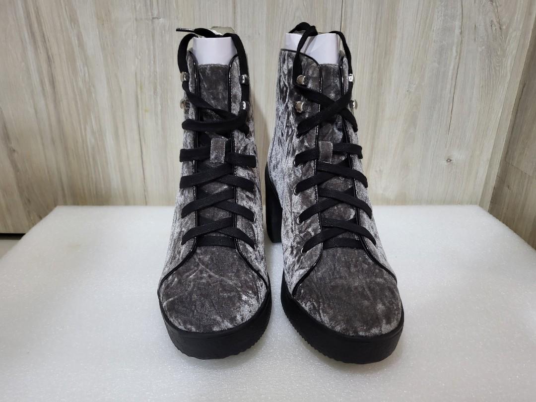 Steve madden abby boot on sale