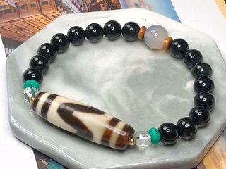 (Category: ) located in . Submitted by happiness_crystalgem (Listing ID 1151269531, Image 1). Description: .