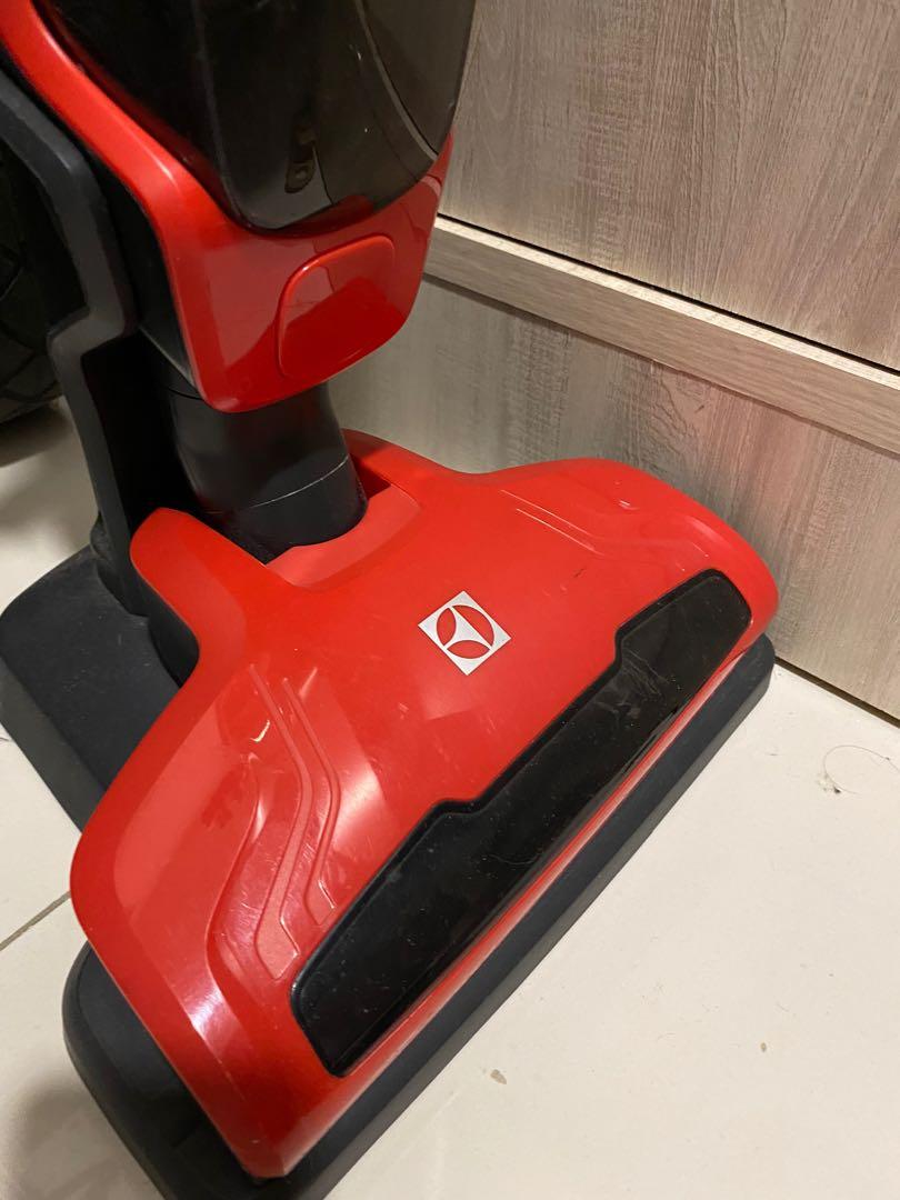 Used Electrolux Stick Vacuum, Computers & Tech, Parts & Accessories