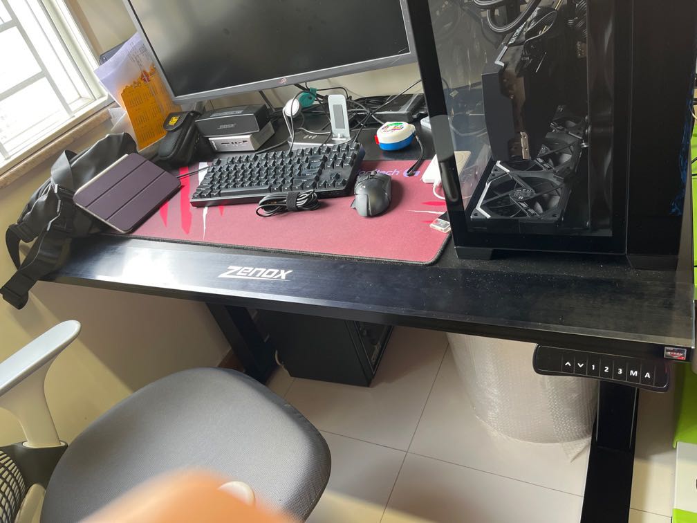 Zenox Gaming Desk, 傢俬＆家居, 傢俬, 其他家居傢俬 Carousell