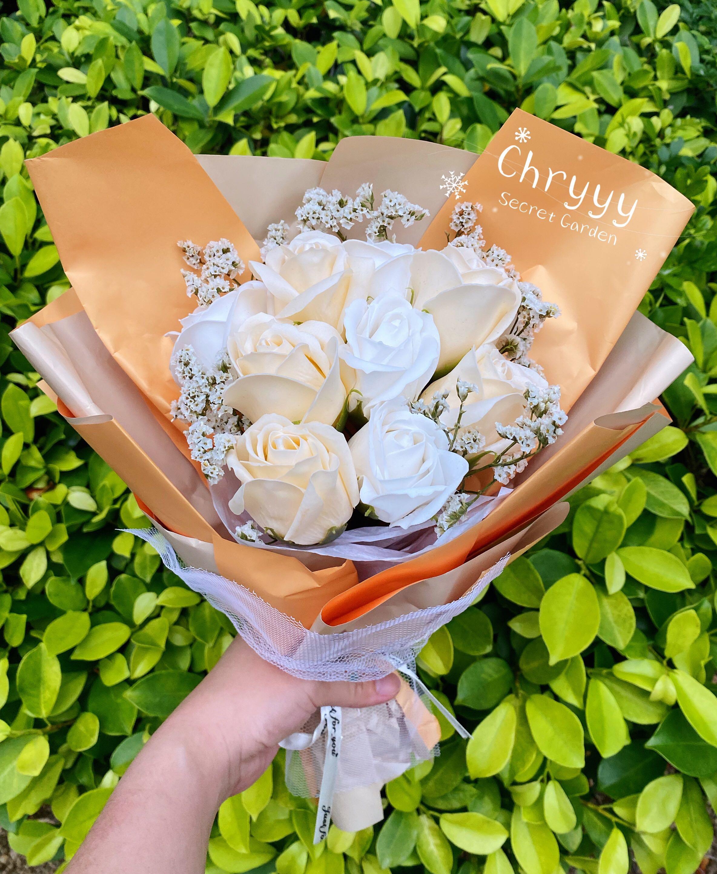 現貨 滿天星 香檳色 白玫瑰花束 香皂花 乾花 永生花 生日花束 紀念日花束 畢業花束 興趣及遊戲 手作 自家設計 文具及工藝