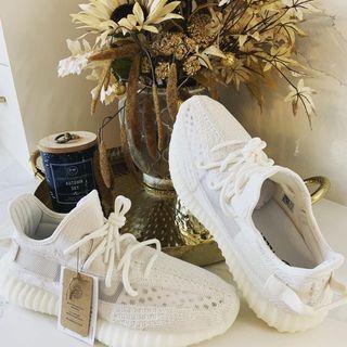 Adidas Yeezy 350 v2 “Bone” Size 10M